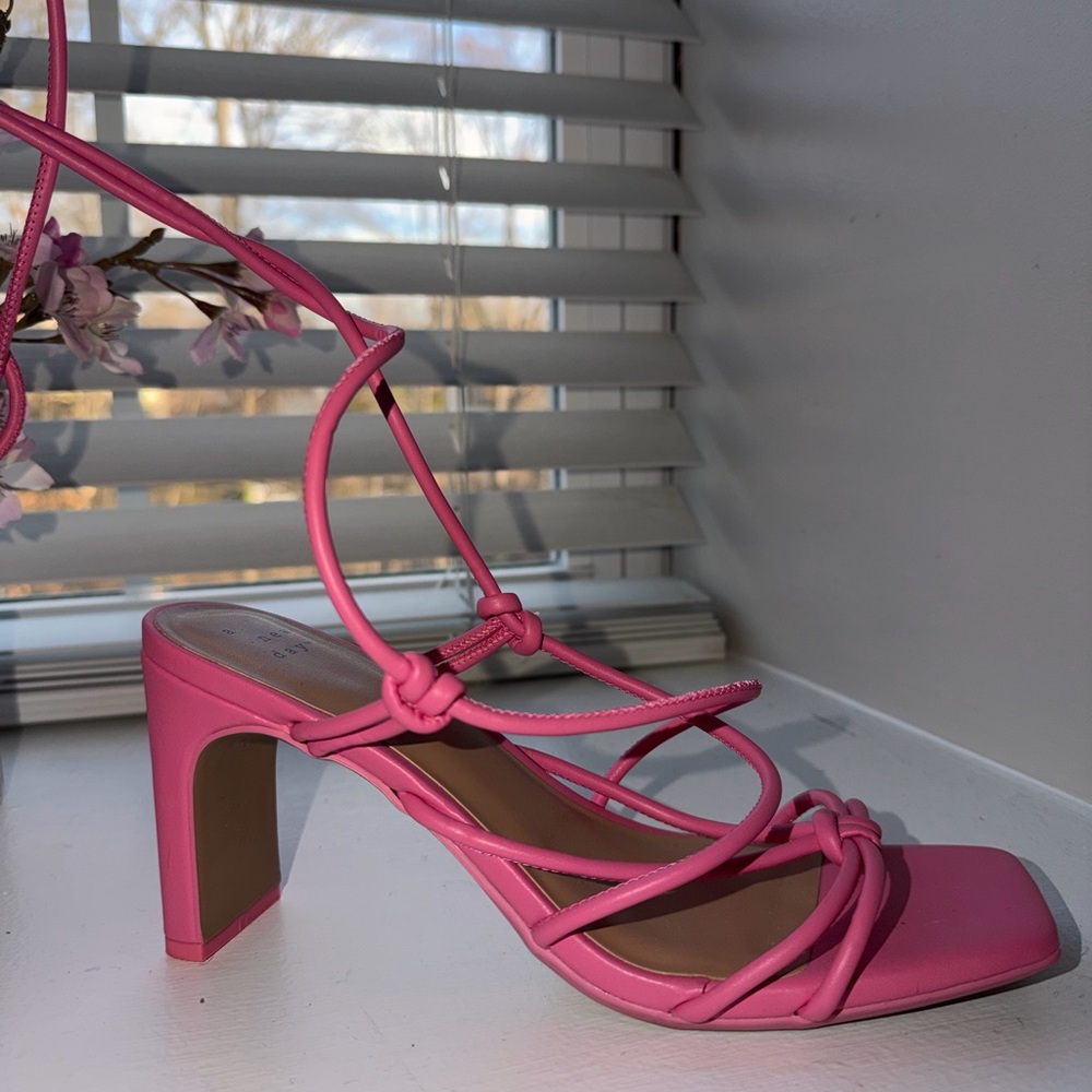 a new day Hot Pink Knotted Strappy Block Heel Sandal Amazing Spring 🌸